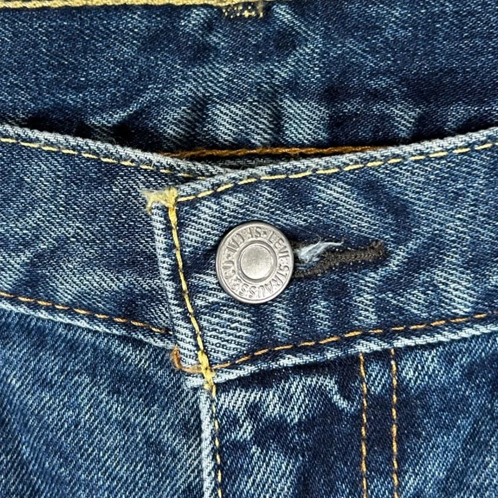 Levis 550 Relaxed Fit Tapered Leg Jeans Mens 40x30 Medium Wash Denim 00550-4886